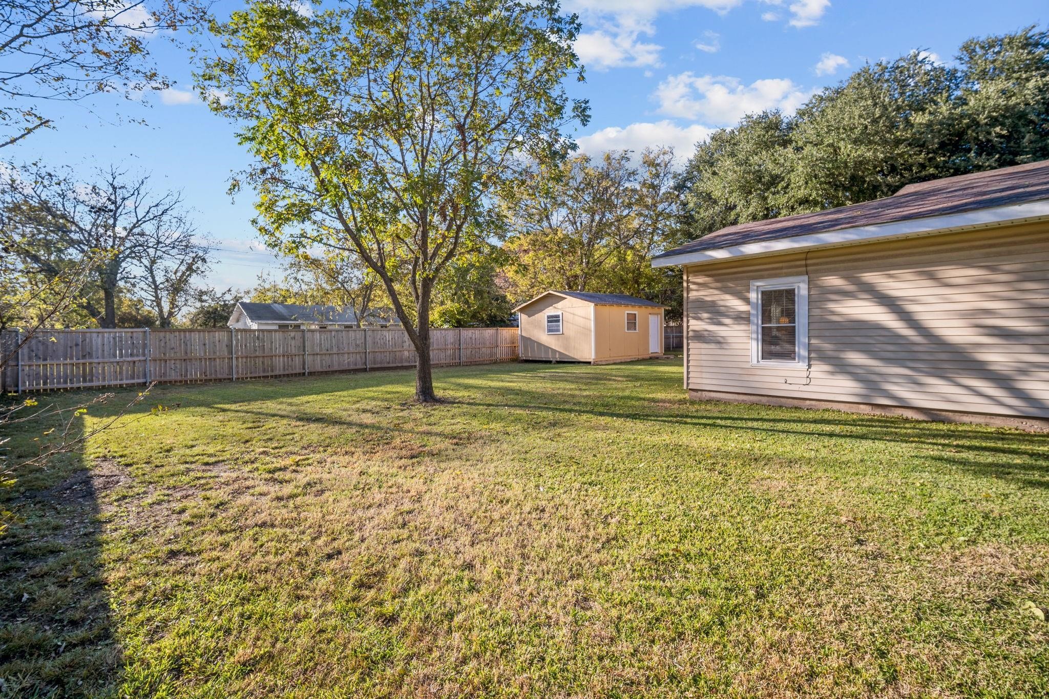 1114 S Crockett Street Sherman TX 75090
