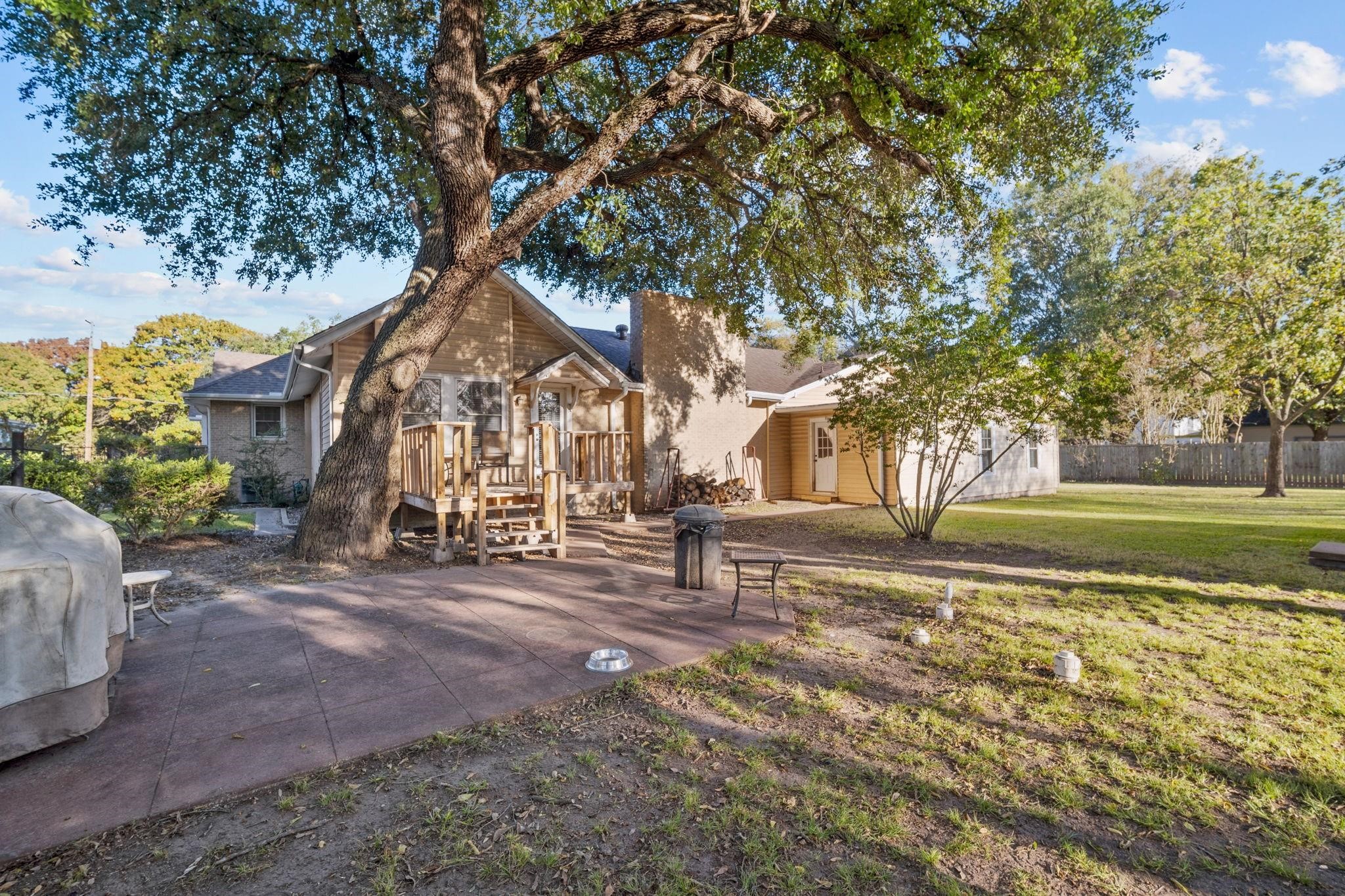 1114 S Crockett Street Sherman TX 75090