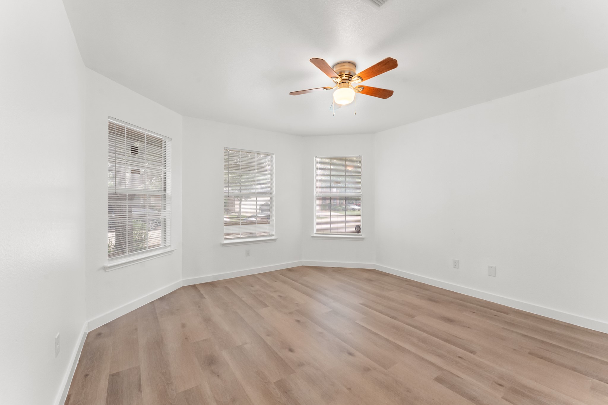 8471 Widgeon Way Dallas TX 75249