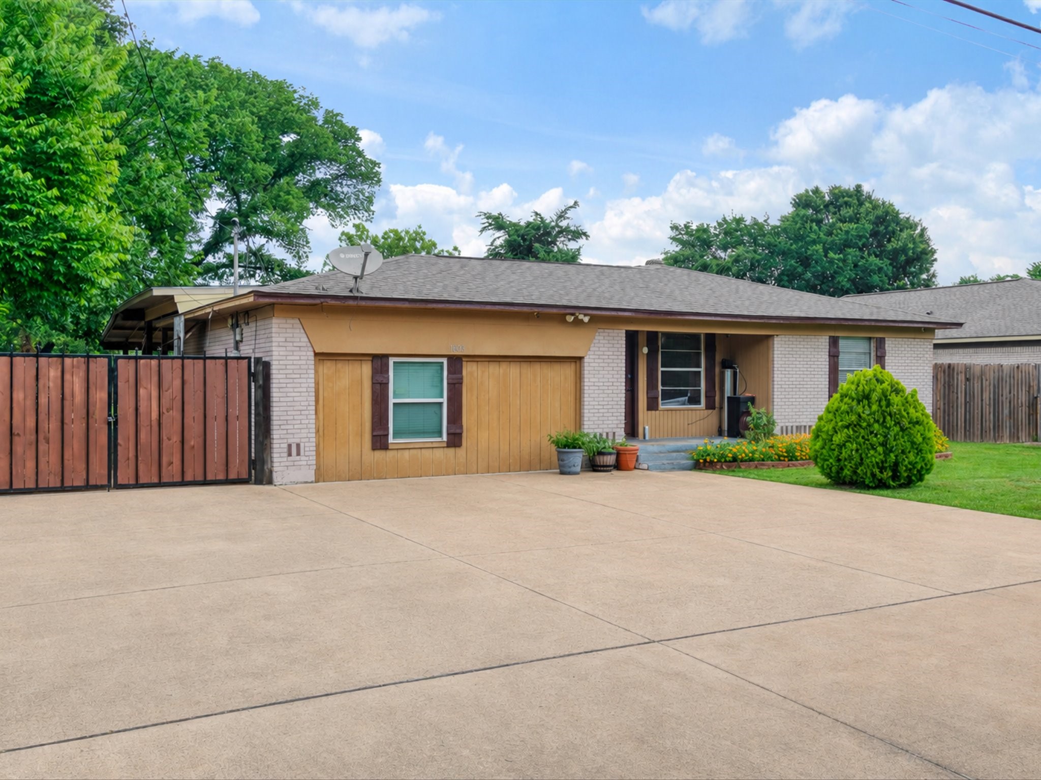 13013 Mitchell Drive Balch Springs TX 75180