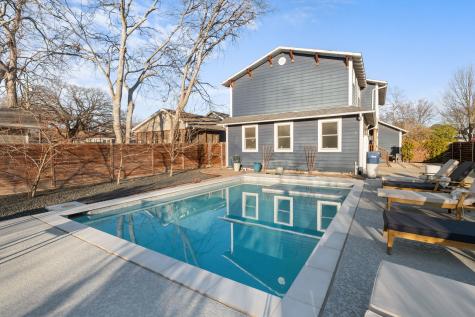 704 Barnes Street Mckinney TX 75069