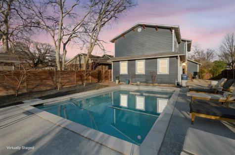704 Barnes Street Mckinney TX 75069