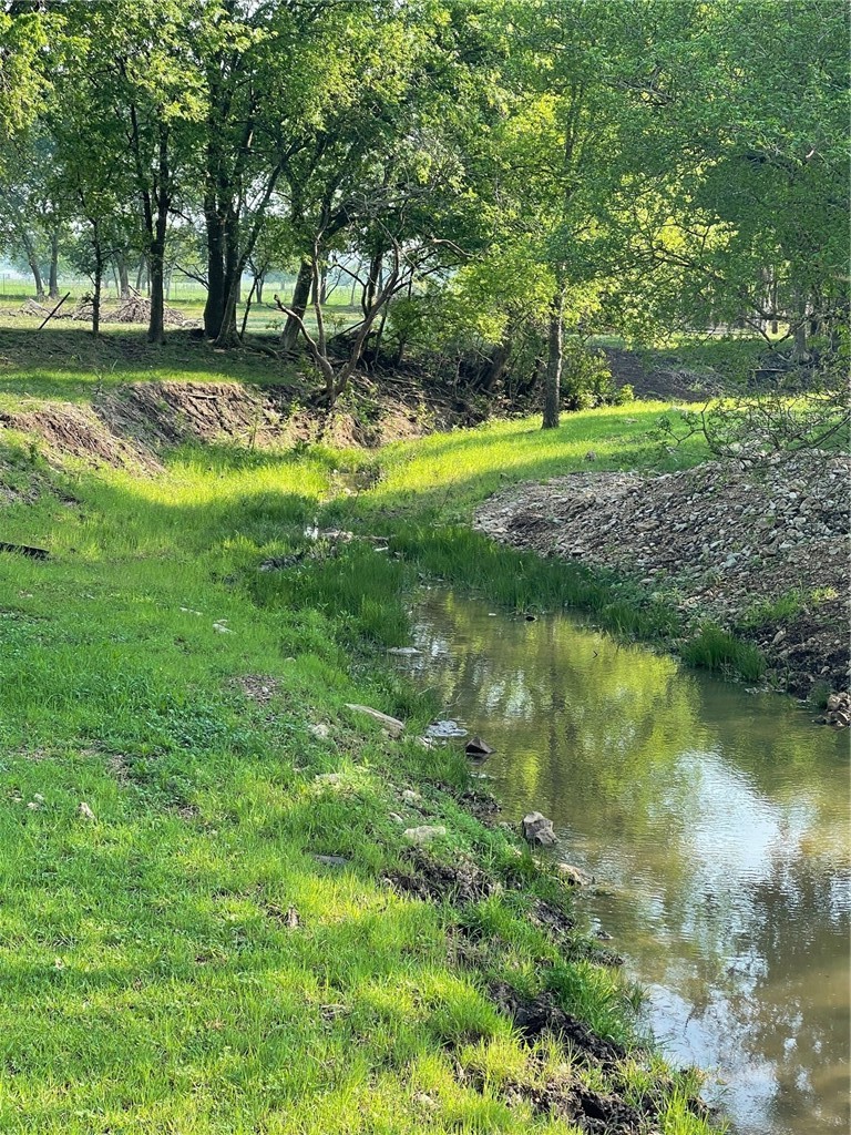 1798 Covered Wagon Trail Crawford TX 76638