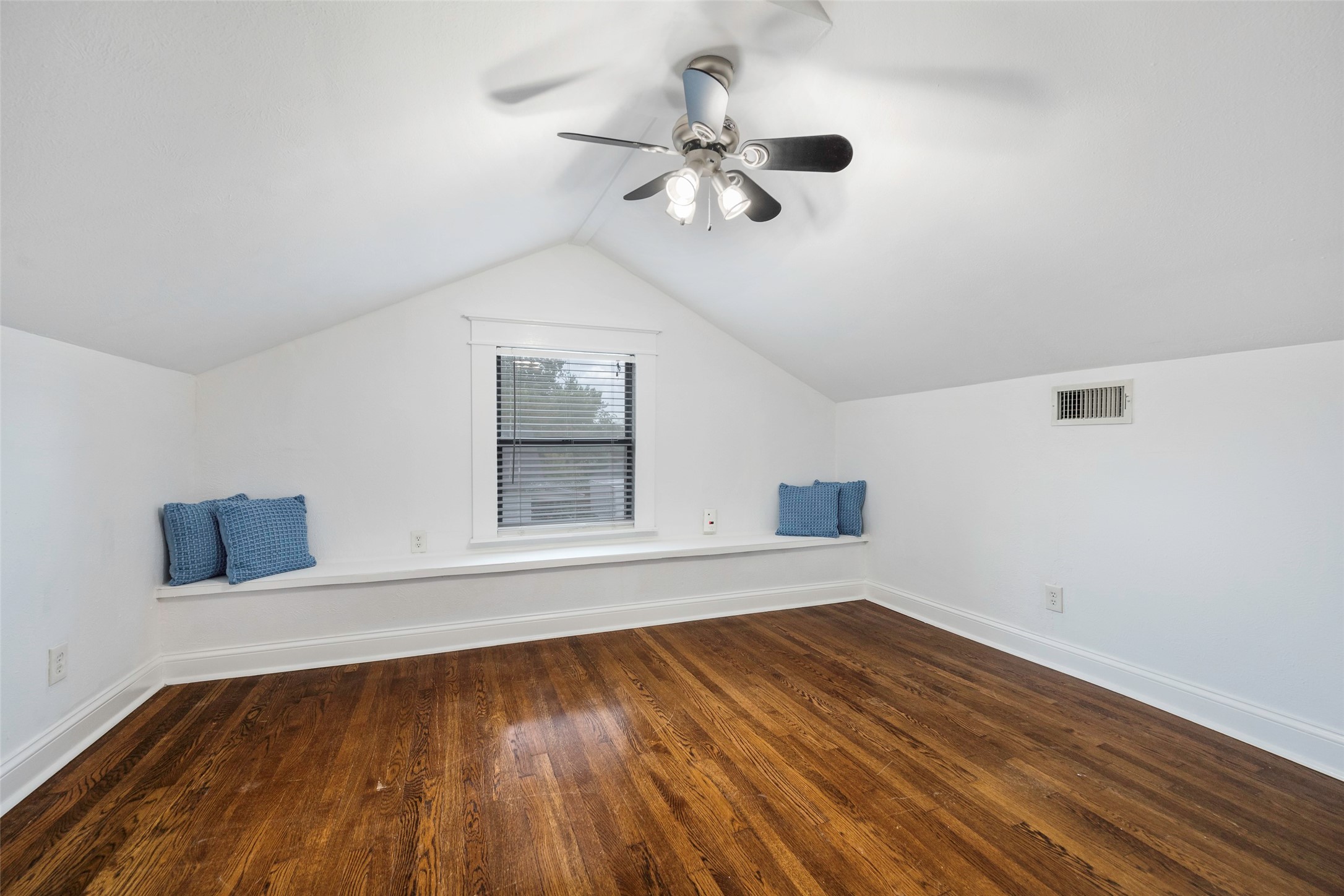 1013 Sherman Street Mckinney TX 75069