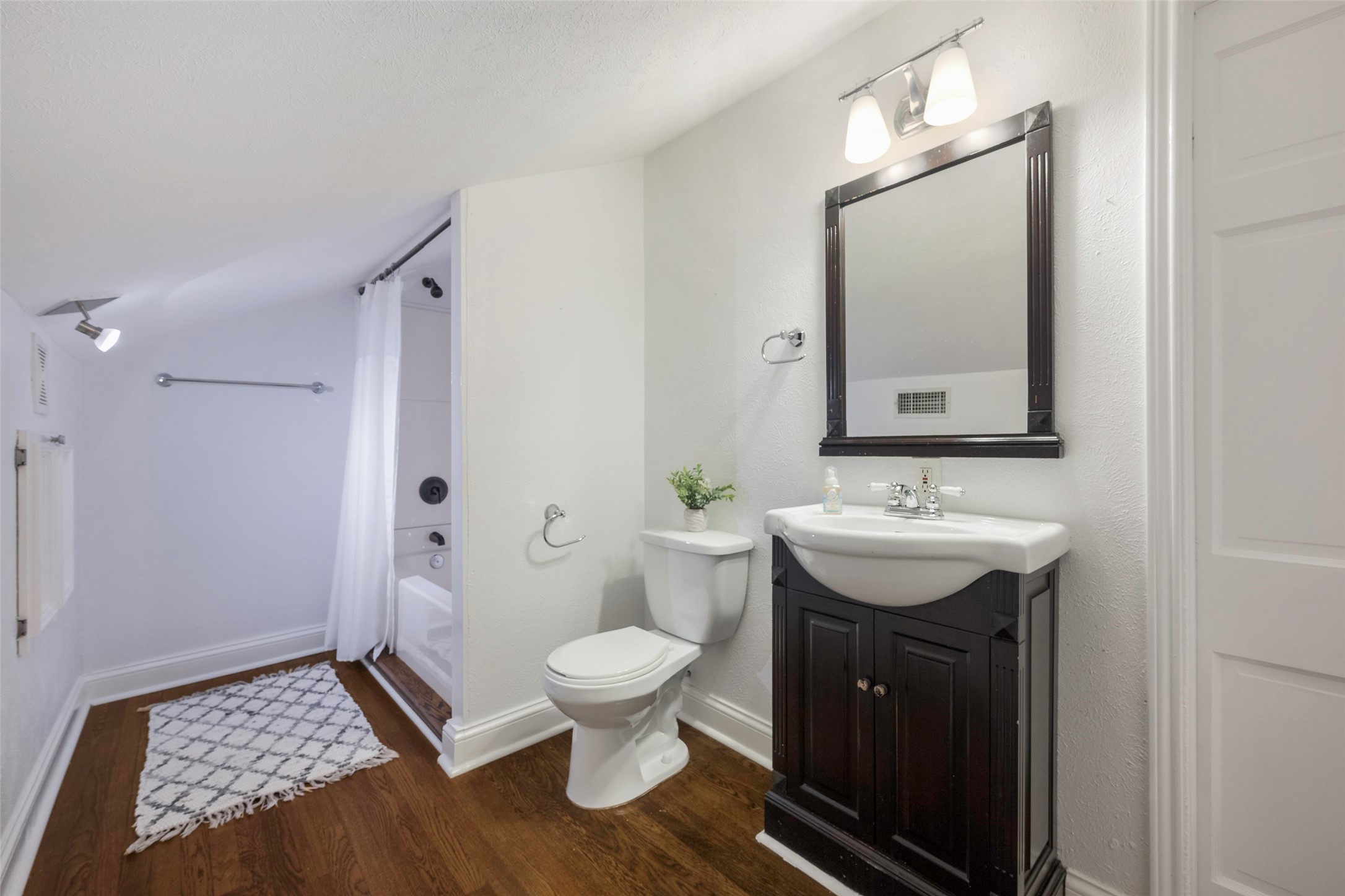1013 Sherman Street Mckinney TX 75069