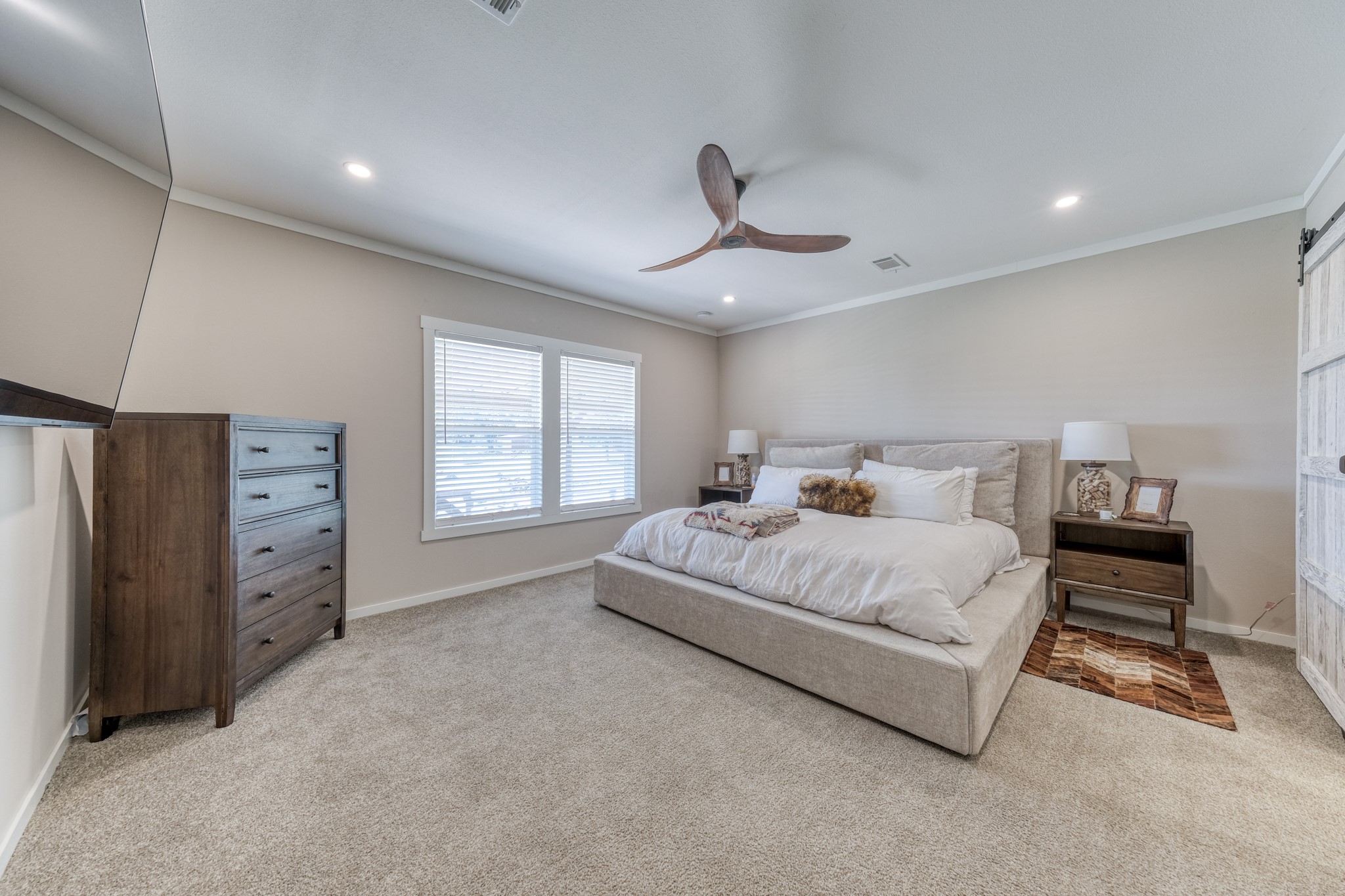 9739 E Us Highway 82 Whitesboro TX 76273