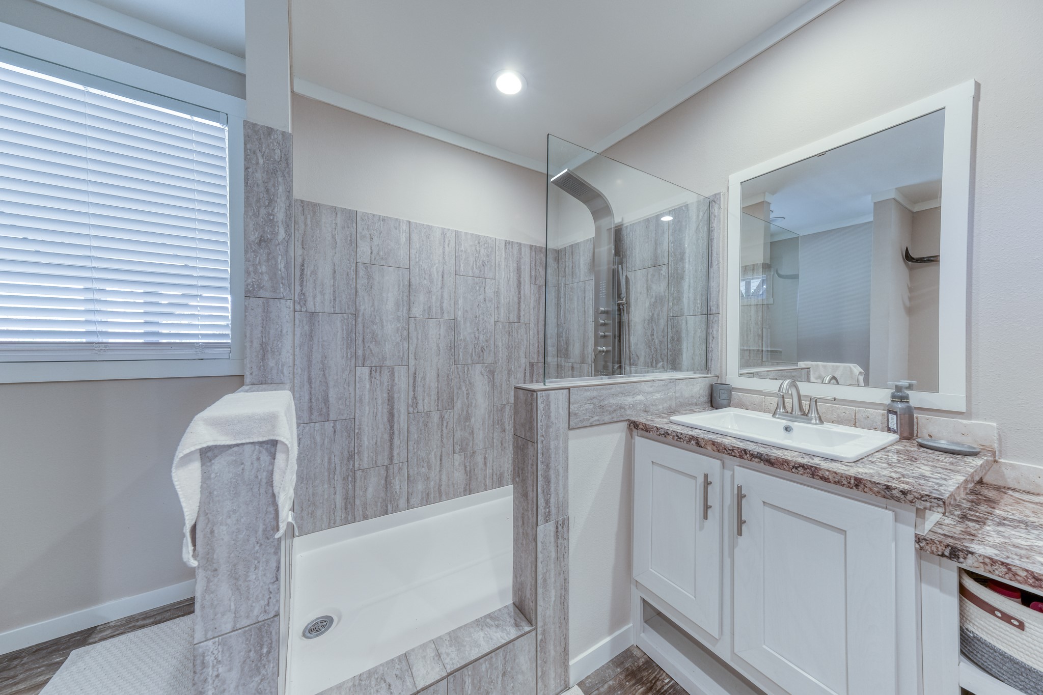 9739 E Us Highway 82 Whitesboro TX 76273