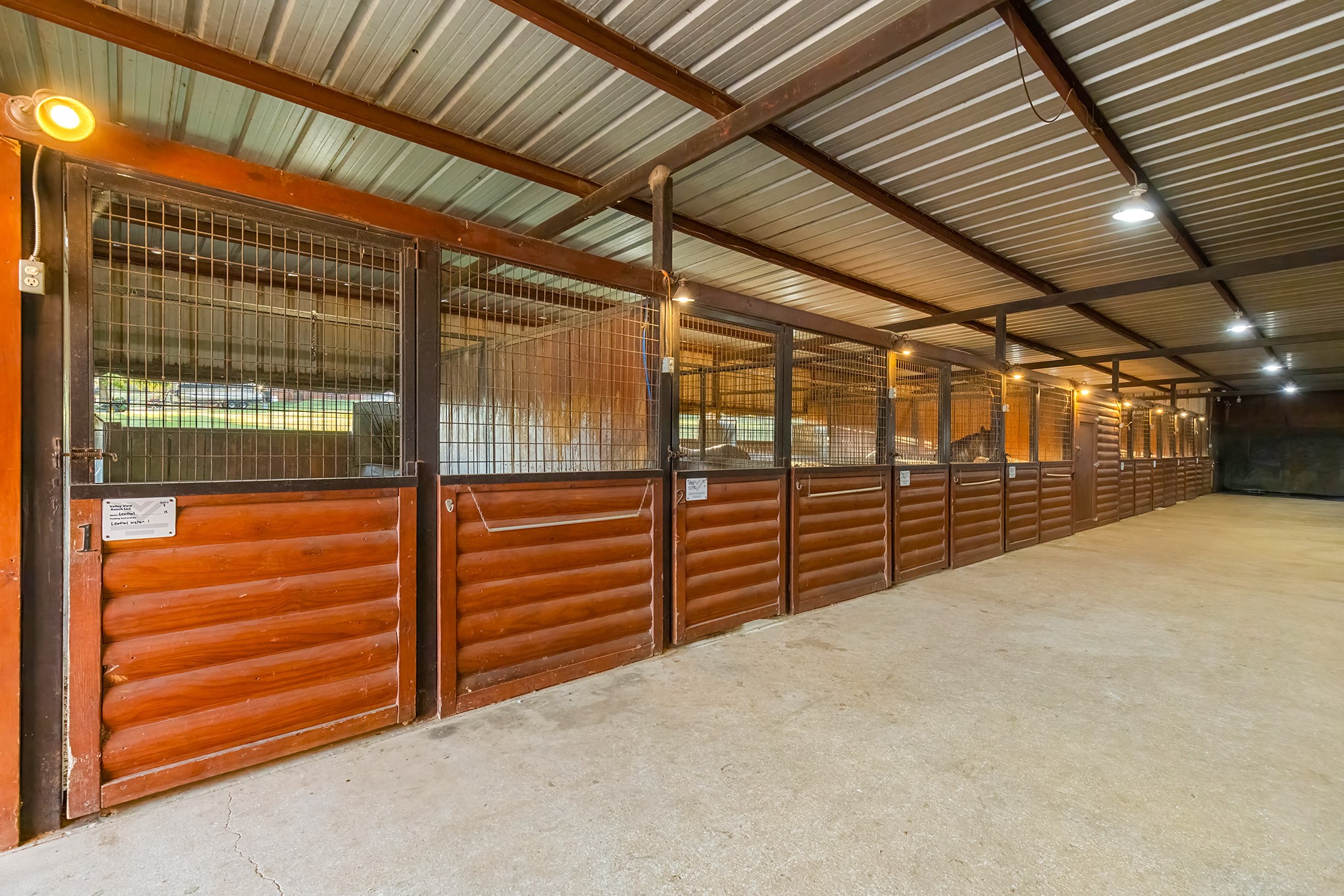 9739 E Us Highway 82 Whitesboro TX 76273