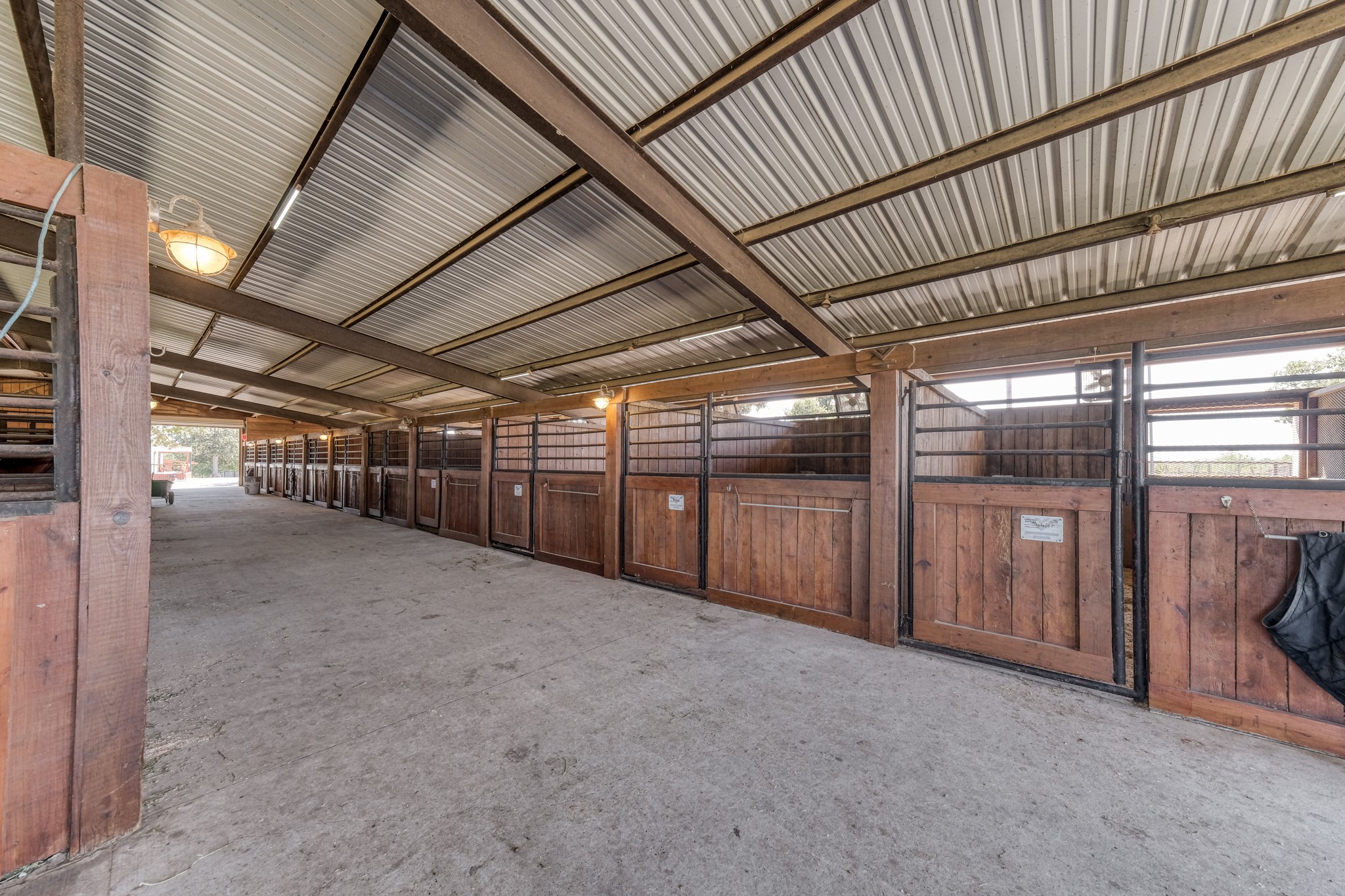 9739 E Us Highway 82 Whitesboro TX 76273