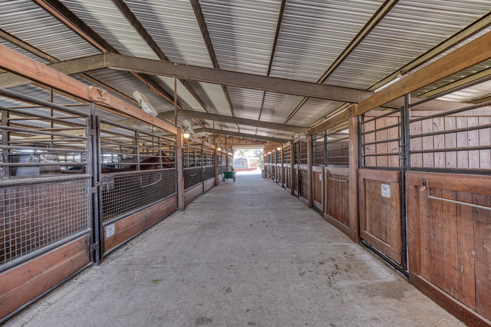 9739 E Us Highway 82 Whitesboro TX 76273