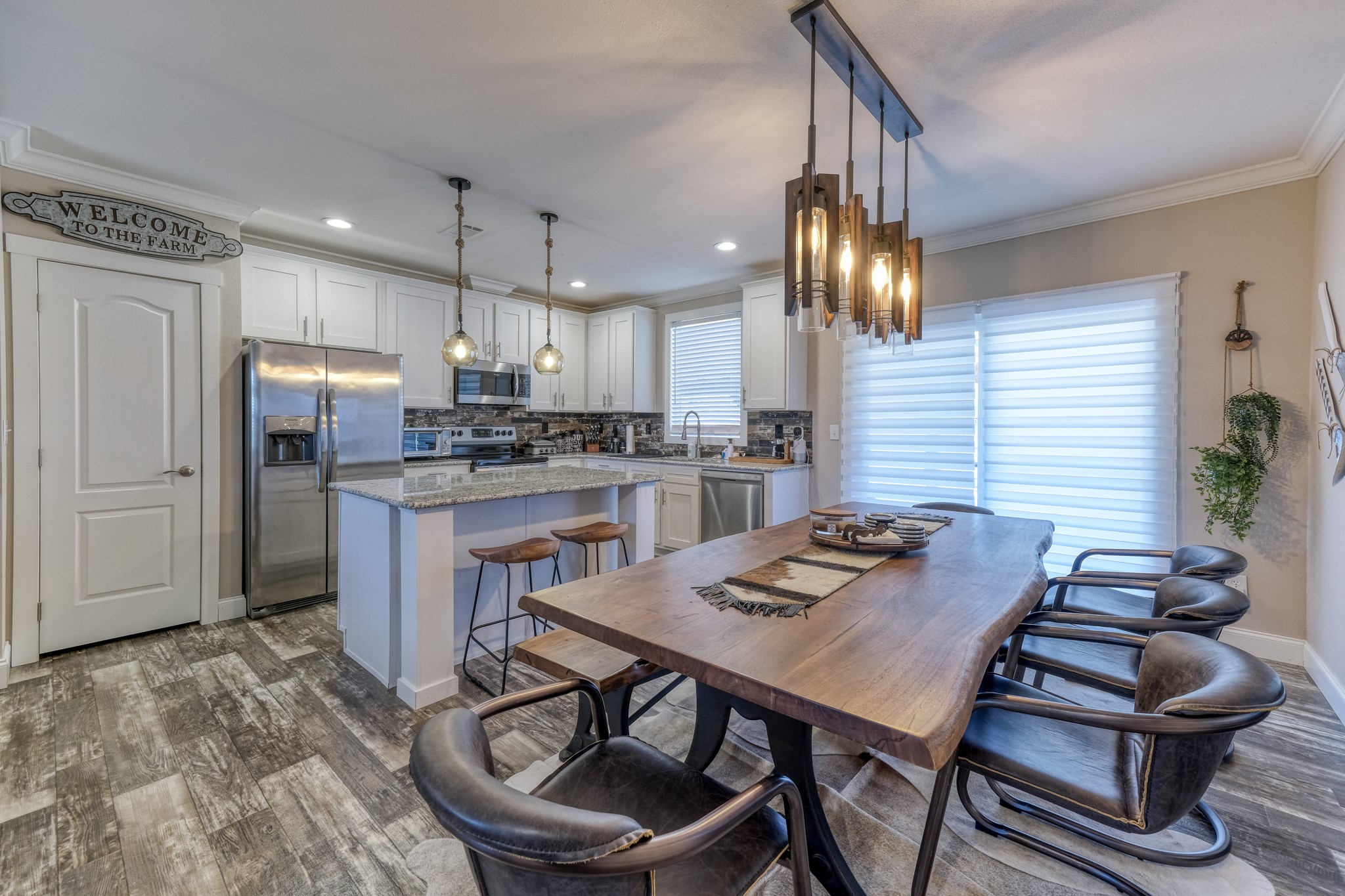 9739 E Us Highway 82 Whitesboro TX 76273