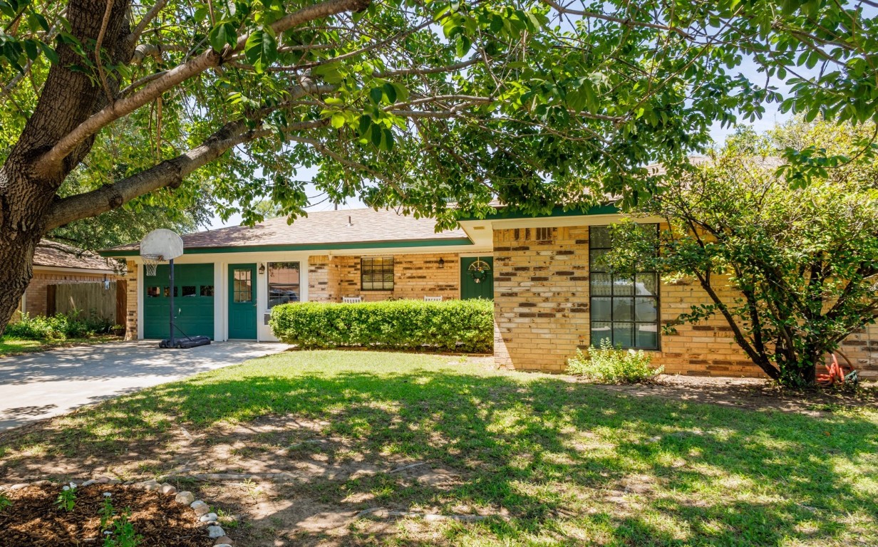 3607 Surrey Lane Brownwood TX 76801