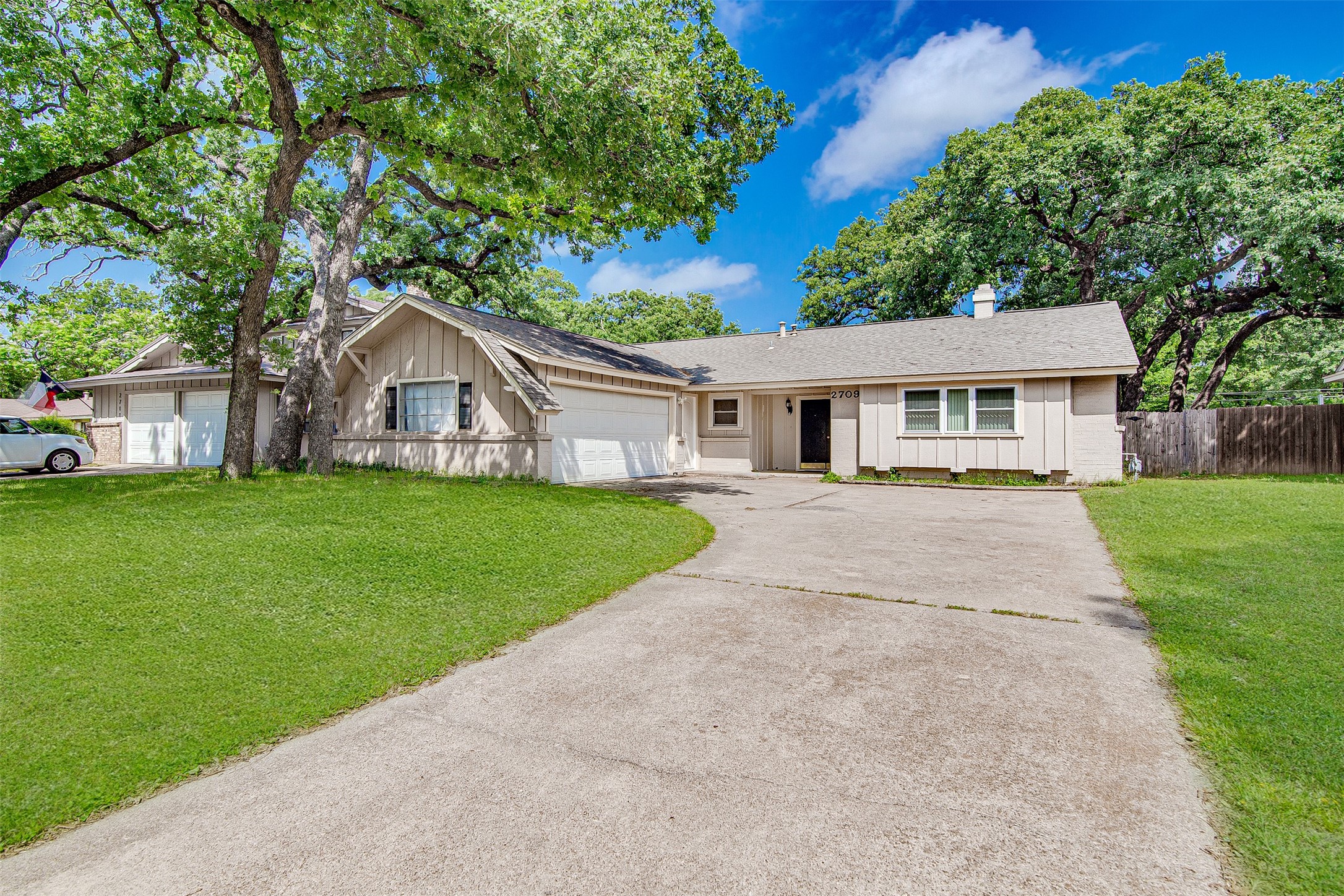 2709 Norwood Lane Arlington TX 76013