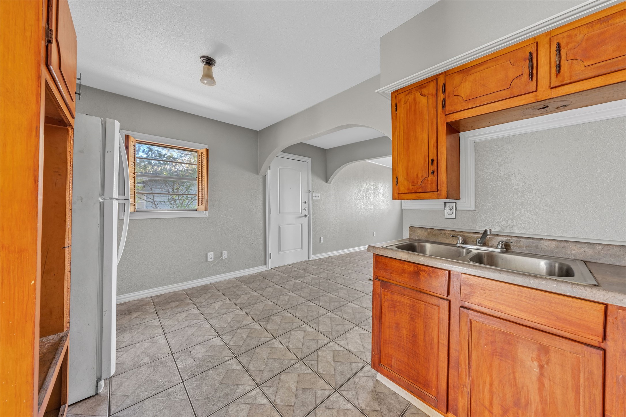 505 Perry Avenue Waxahachie TX 75165