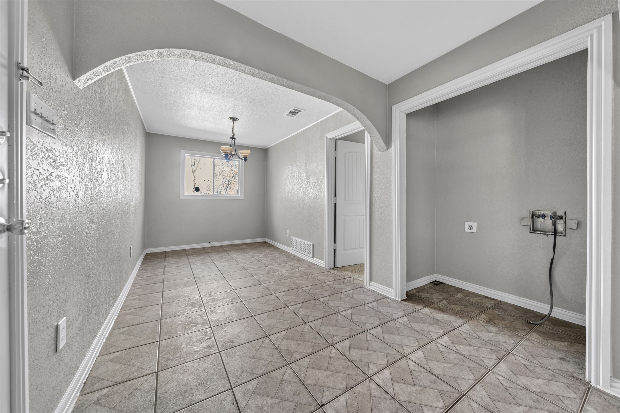 505 Perry Avenue Waxahachie TX 75165