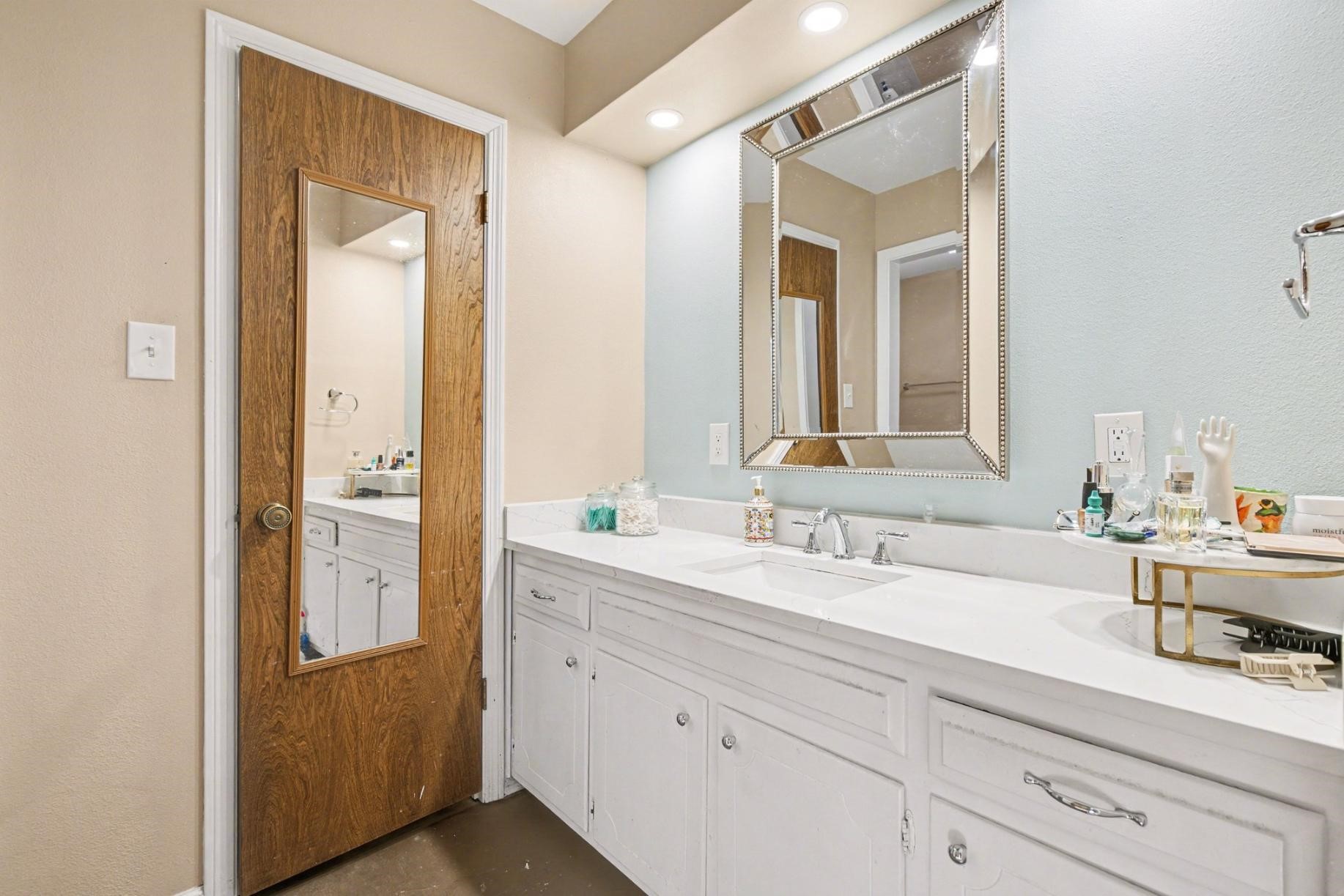 5009 River Ridge Arlington TX 76017