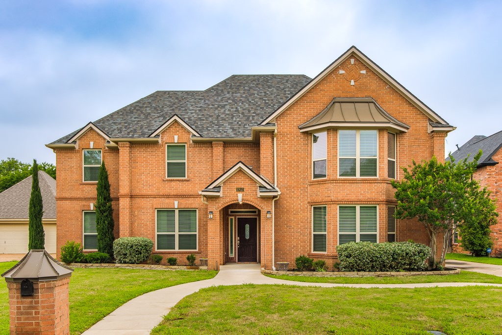 2813 Mesa Court Hurst TX 76054