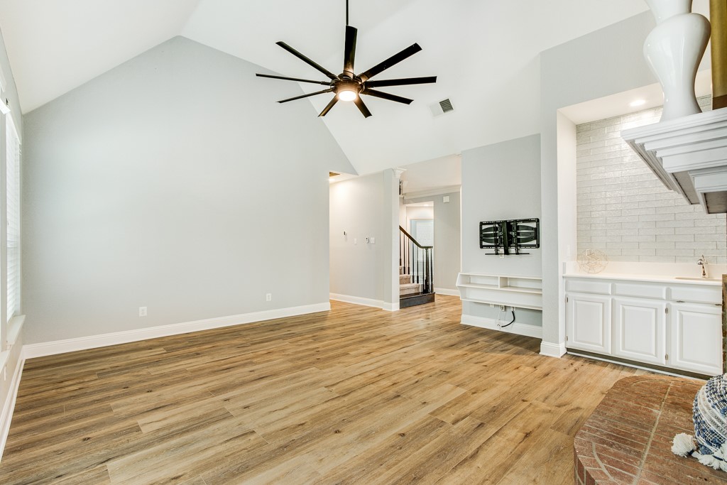 2813 Mesa Court Hurst TX 76054