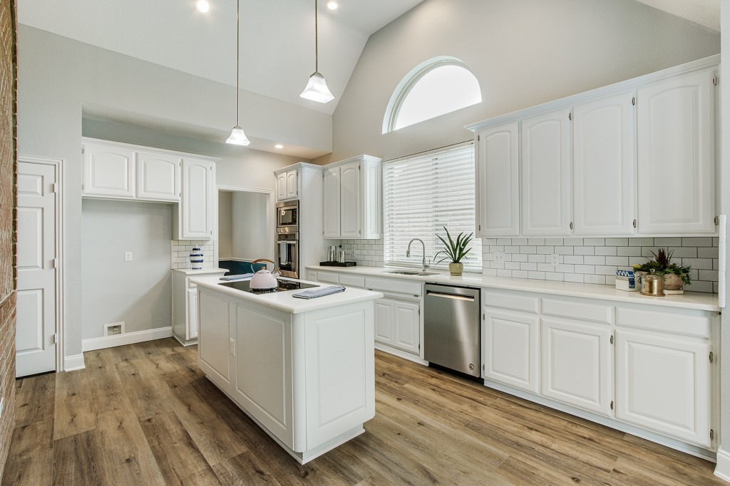 2813 Mesa Court Hurst TX 76054