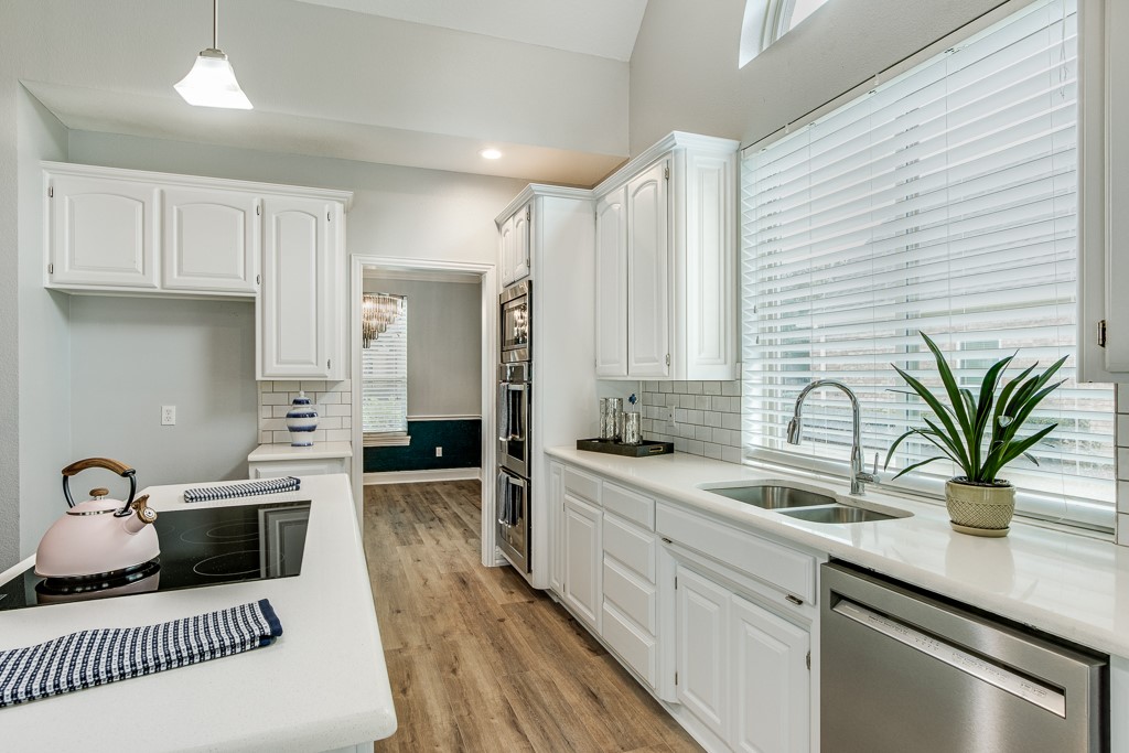 2813 Mesa Court Hurst TX 76054