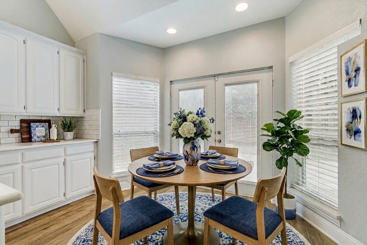 2813 Mesa Court Hurst TX 76054