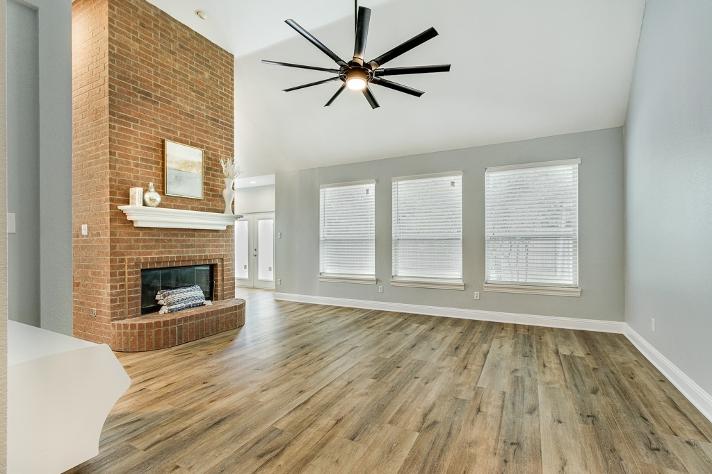 2813 Mesa Court Hurst TX 76054