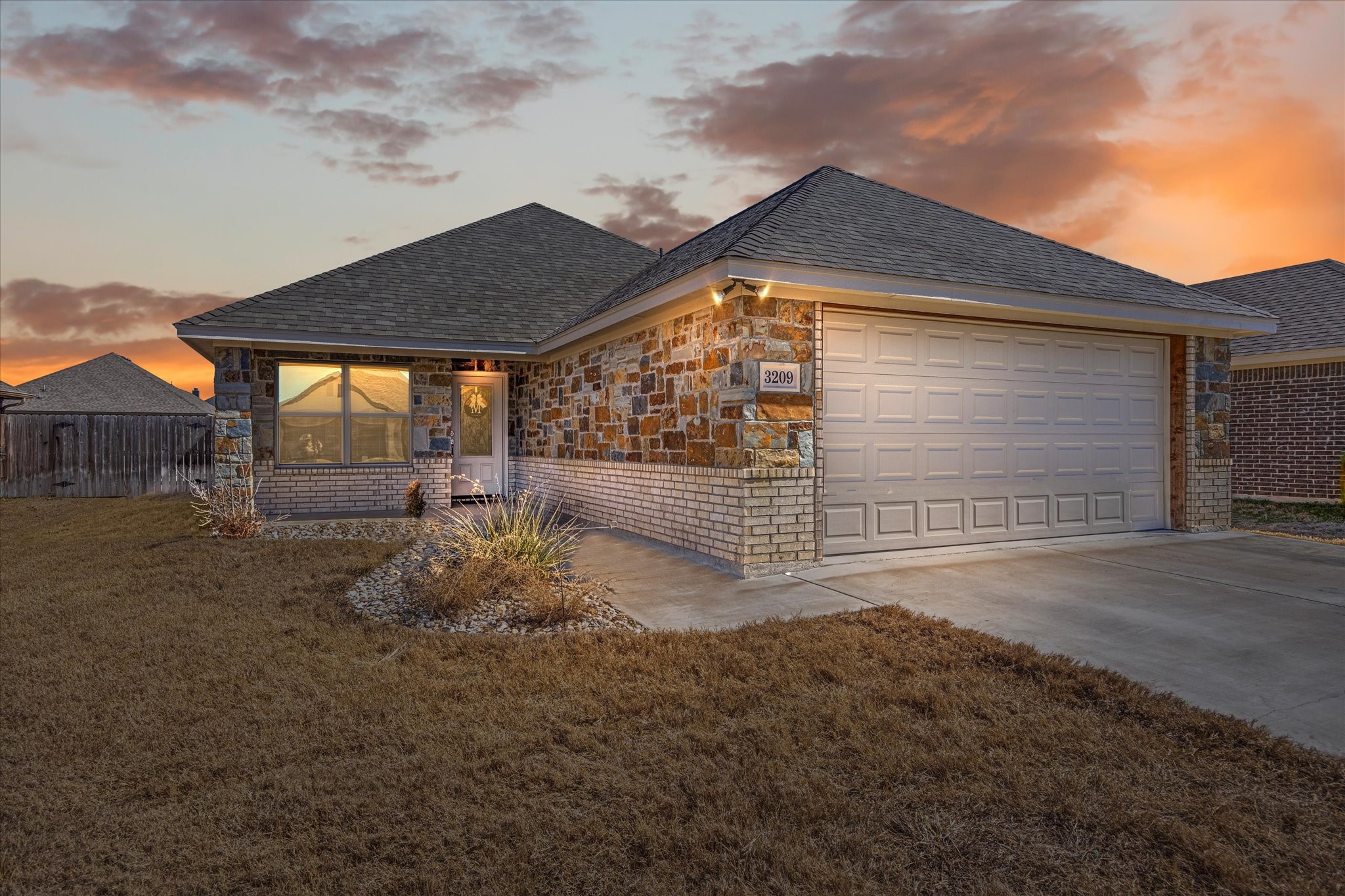 3209 Mccoy Lane Granbury TX 76049