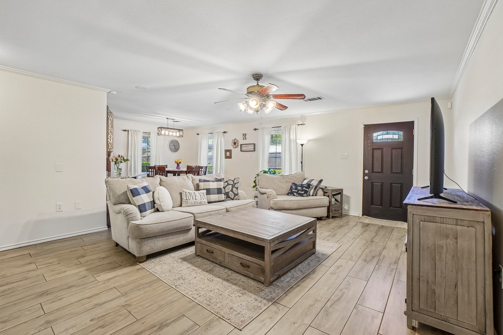 304 Woodlawn Street Krum TX 76249