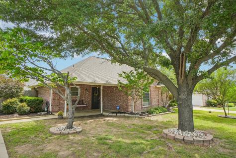 304 Woodlawn Street Krum TX 76249