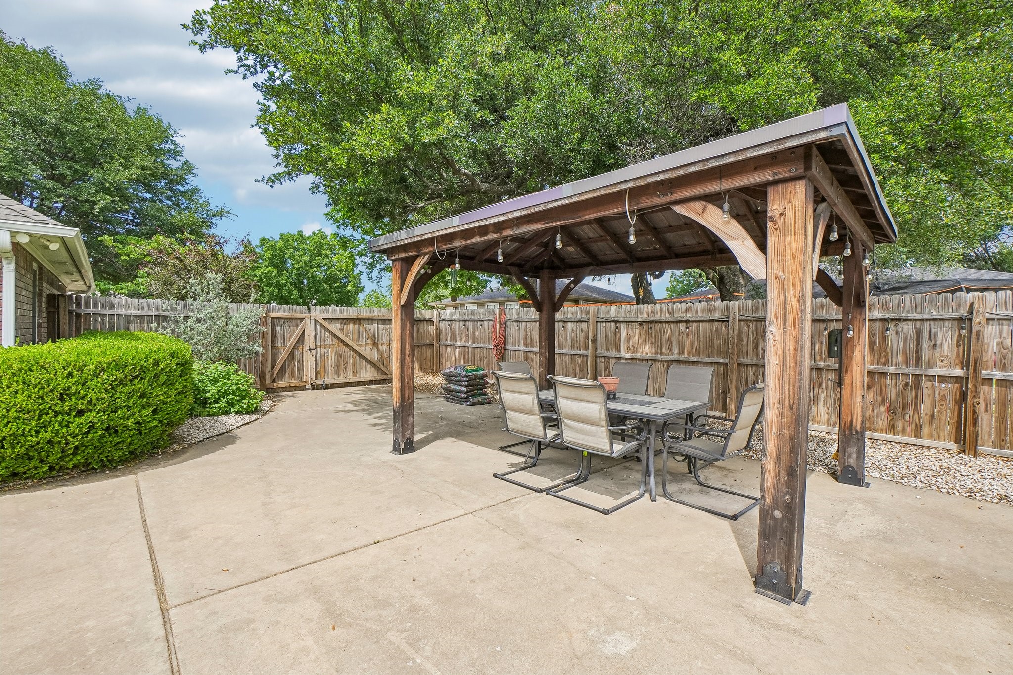 304 Woodlawn Street Krum TX 76249