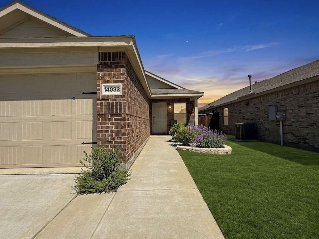 14033 Earlham Street Pilot Point TX 76258