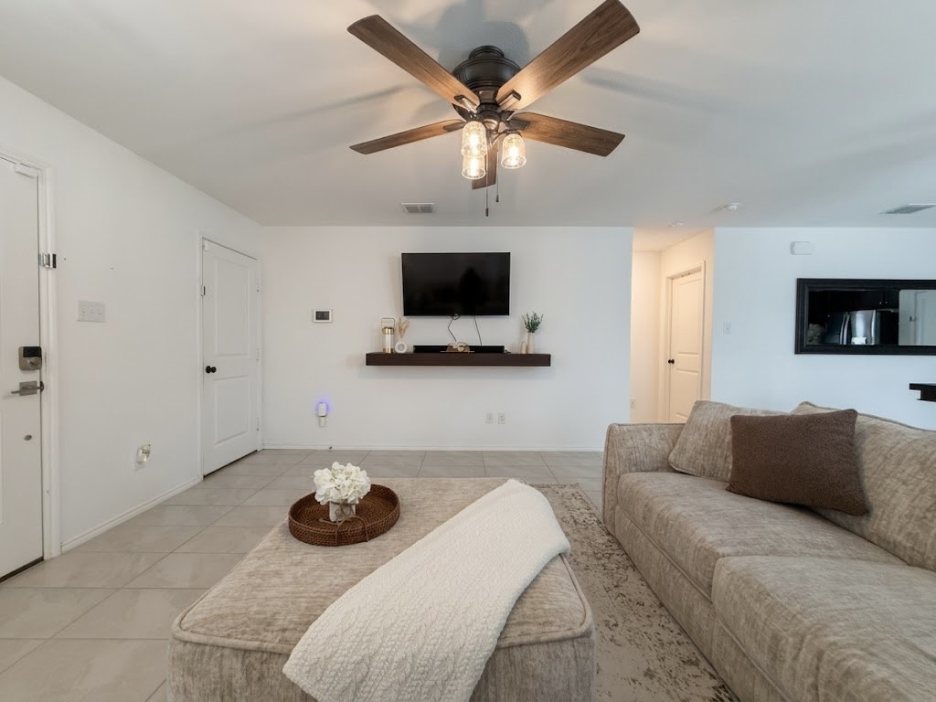 14033 Earlham Street Pilot Point TX 76258