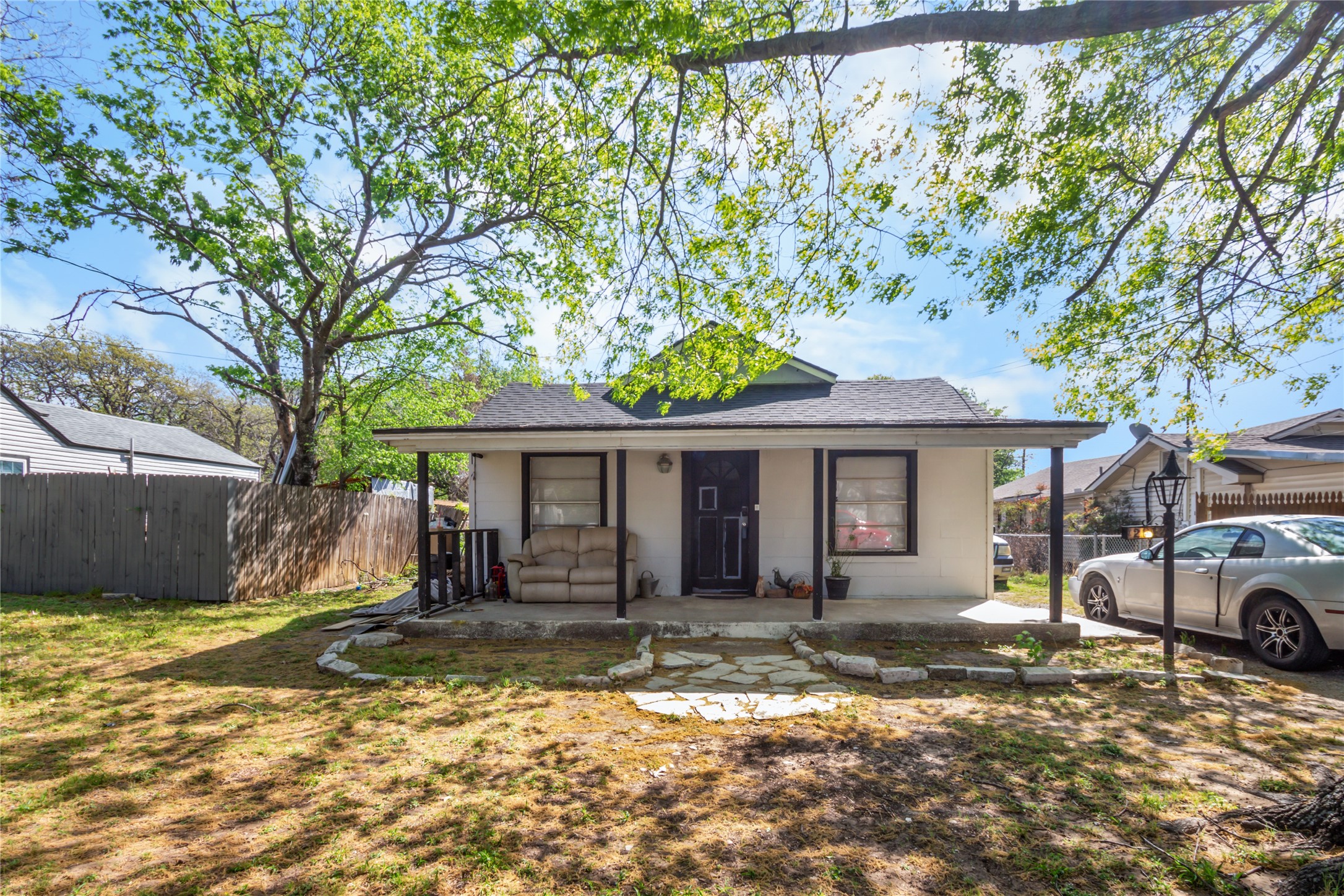 2912 Pueblo Trail Lake Worth TX 76135