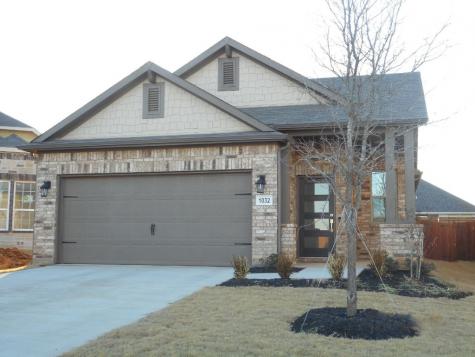 1032 Crockett Street Aubrey TX 76227