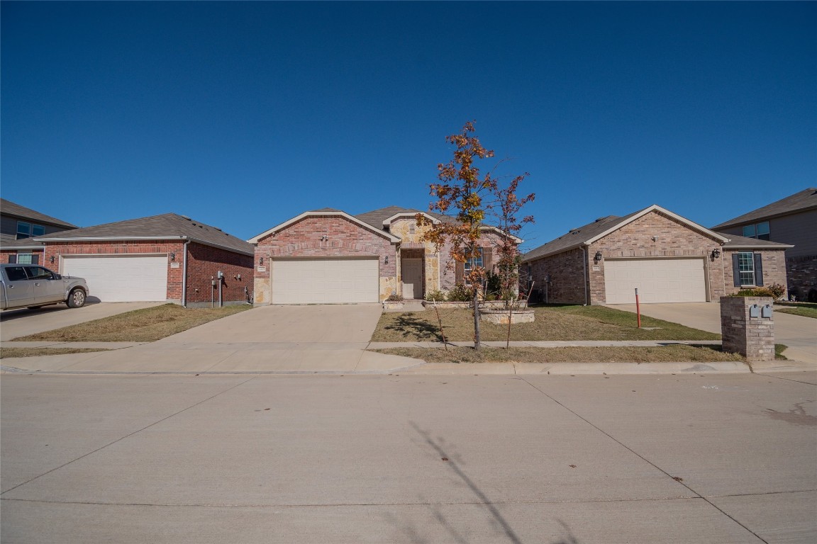 2409 Bermont Red Lane Fort Worth TX 76131