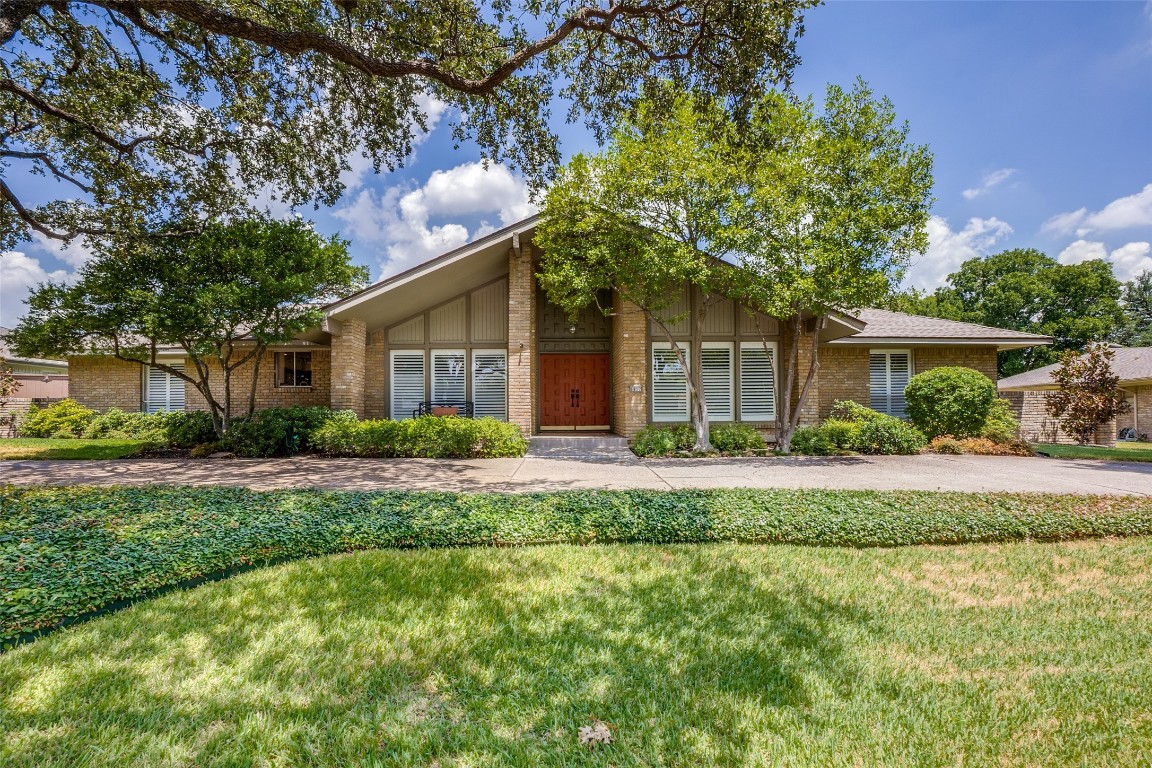 6817 Hillwood Lane Dallas TX 75248