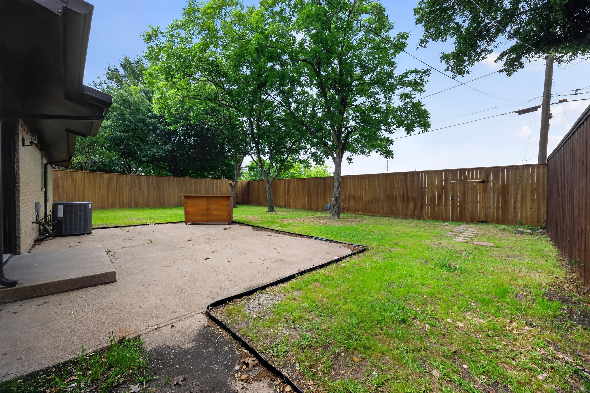 8617 Flicker Lane Dallas TX 75238