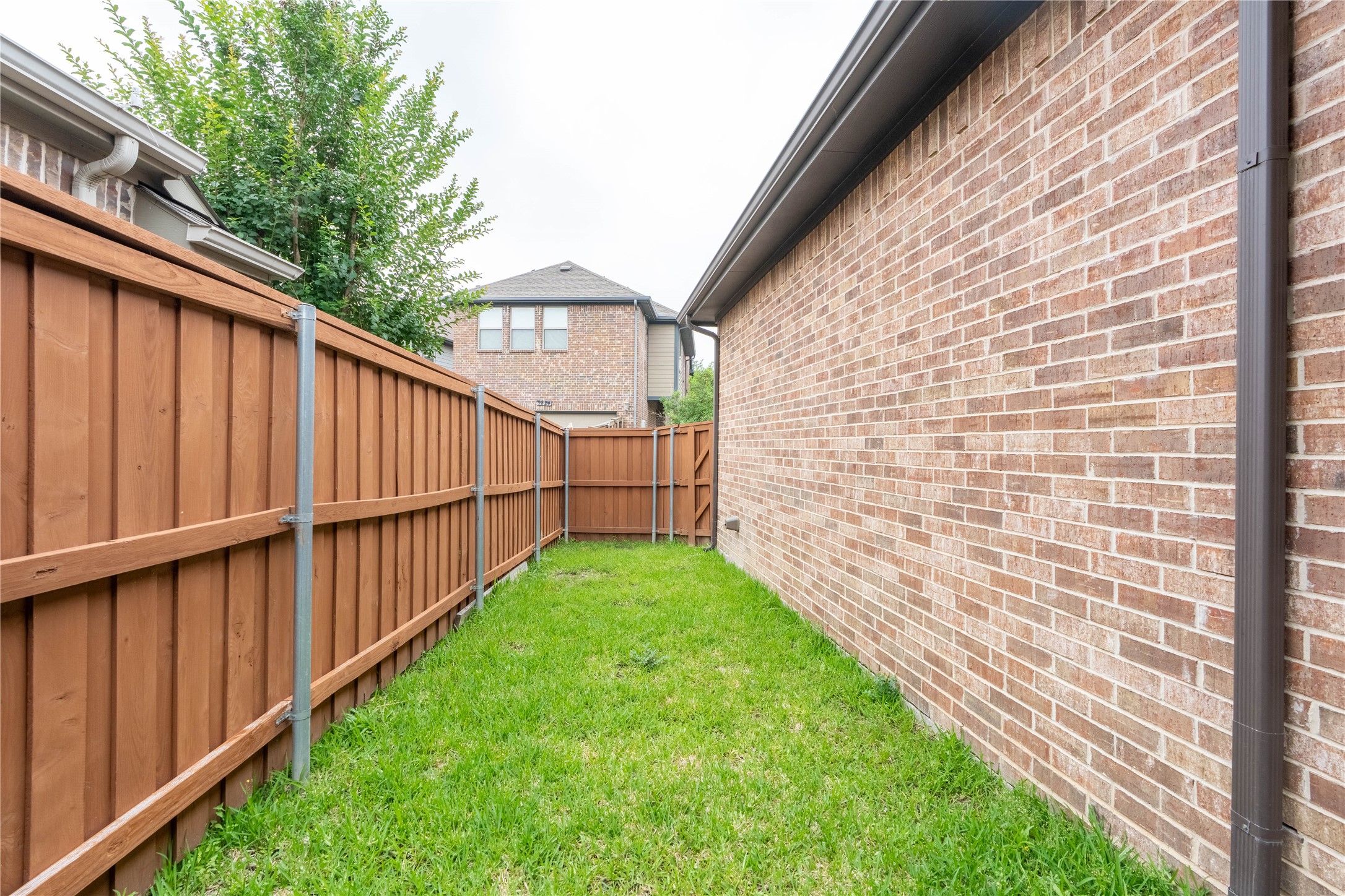 1226 Autumn Mist Way Arlington TX 76005