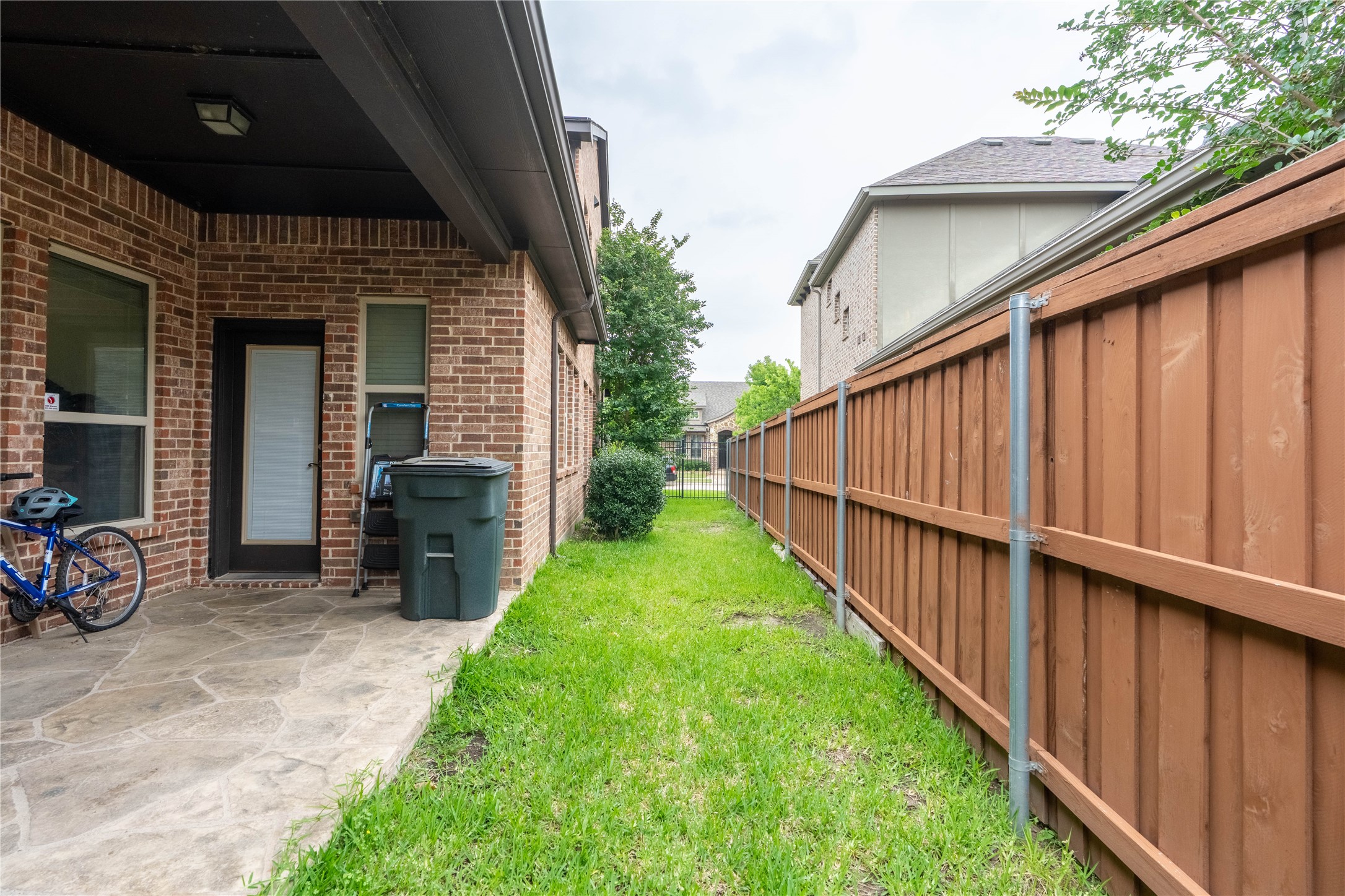 1226 Autumn Mist Way Arlington TX 76005