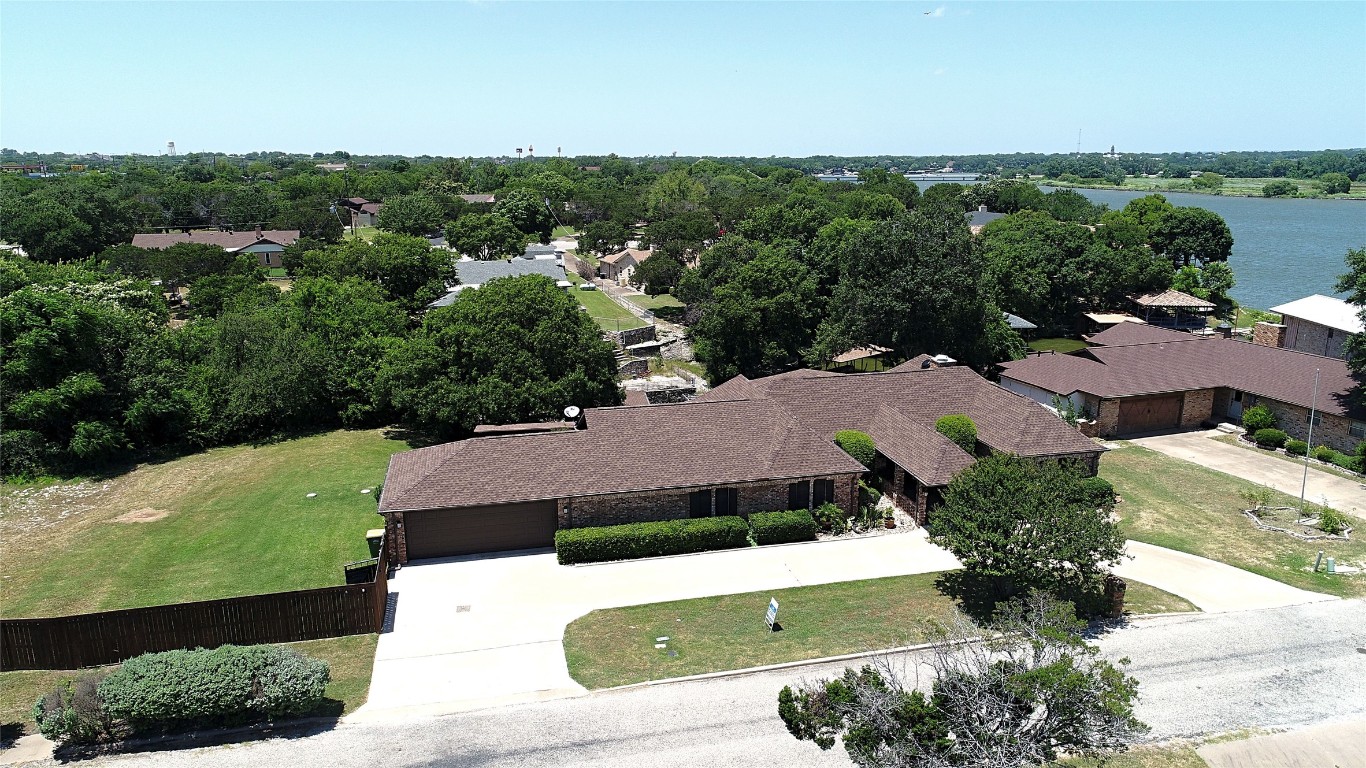 1824 N Harbor Court Granbury TX 76048