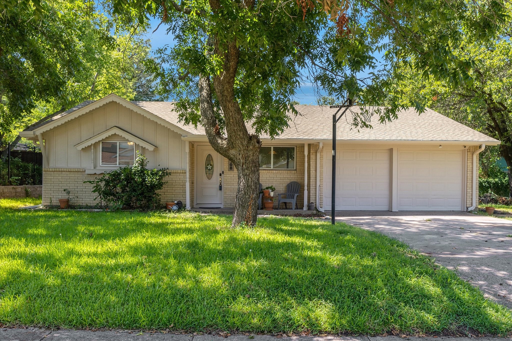 5708 Waterview Drive Arlington TX 76016
