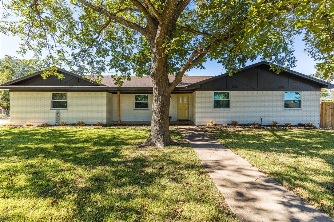 501 N Emerson Street Mart TX 76664
