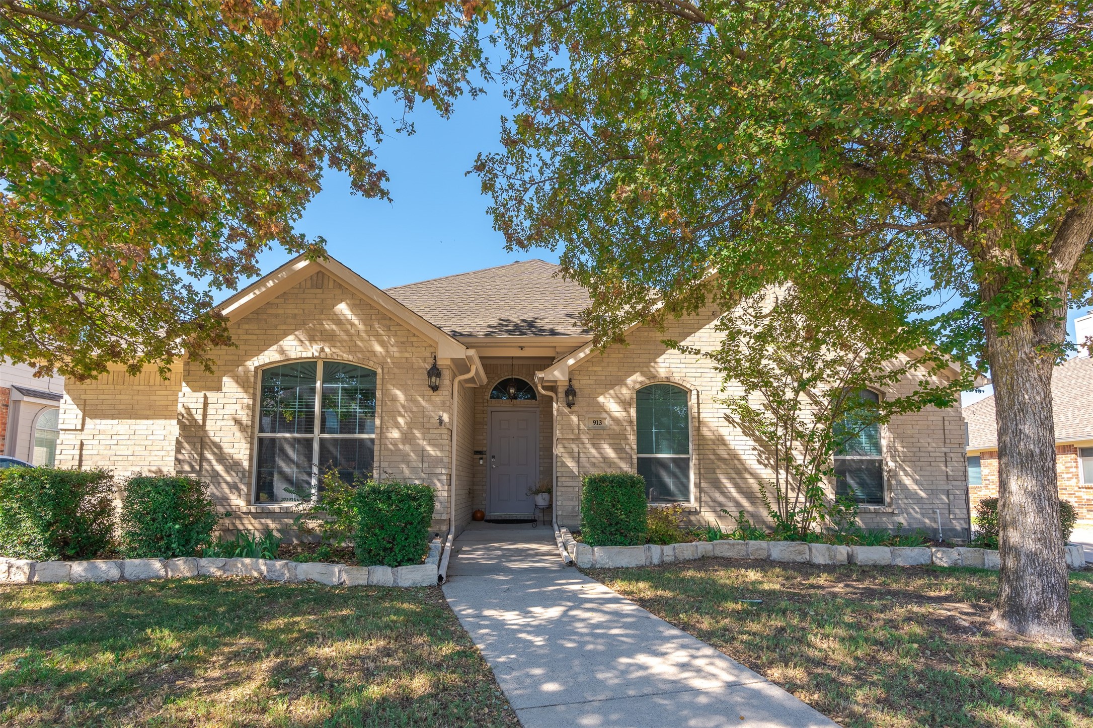 913 Hunters Glen Murphy TX 75094