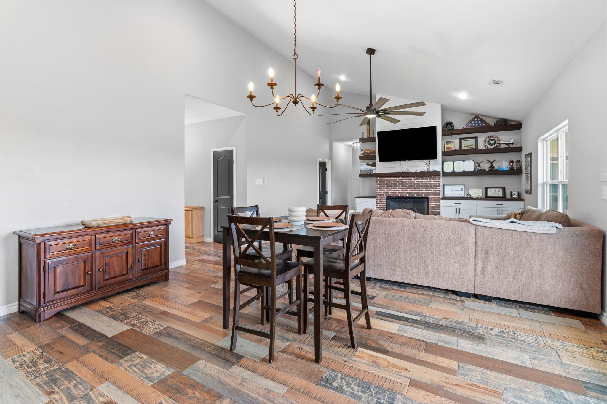 688 Sandstone Court Sunset TX 76270