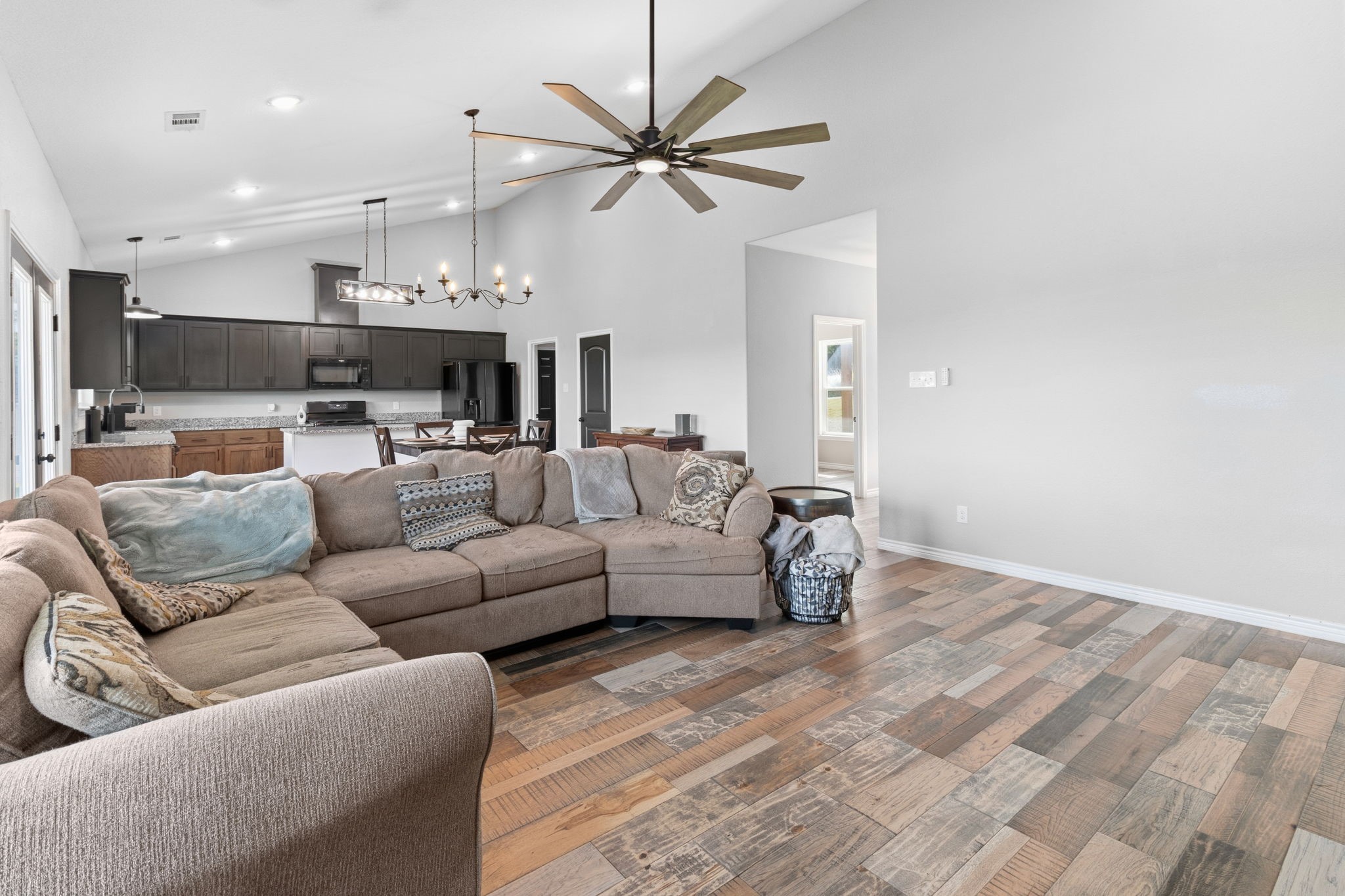 688 Sandstone Court Sunset TX 76270
