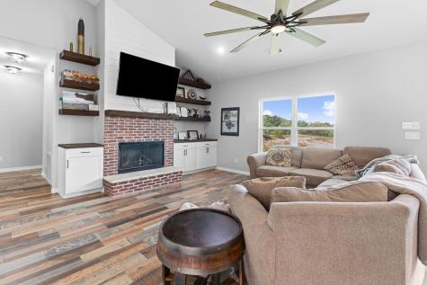688 Sandstone Court Sunset TX 76270