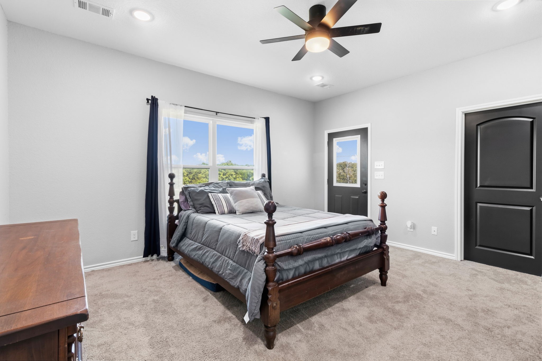 688 Sandstone Court Sunset TX 76270