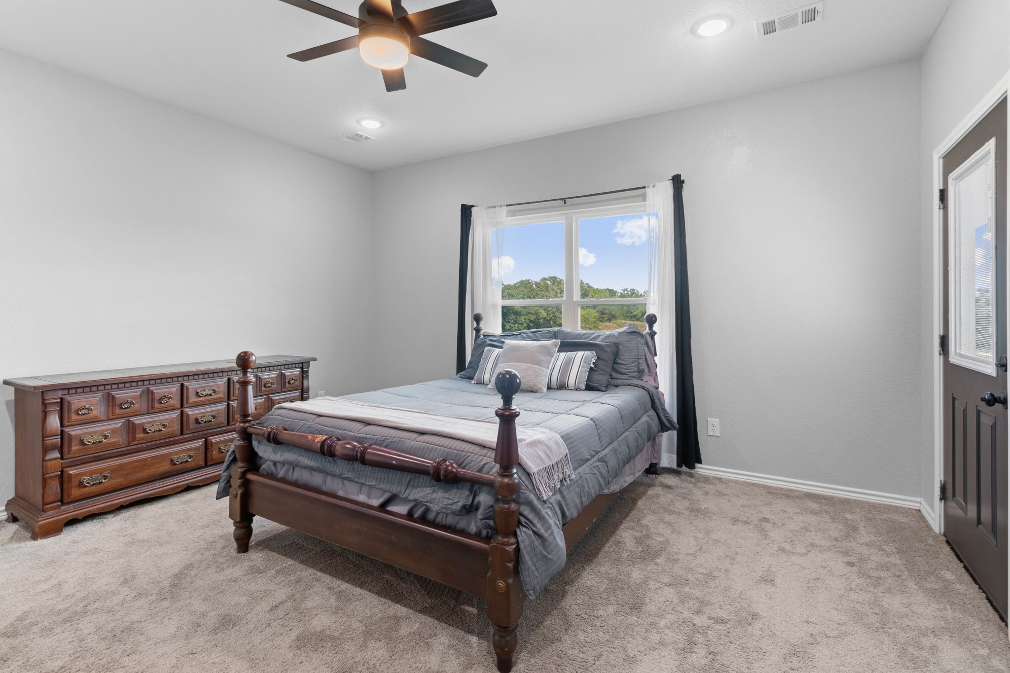 688 Sandstone Court Sunset TX 76270