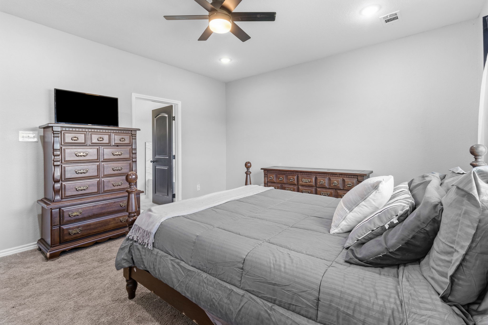 688 Sandstone Court Sunset TX 76270