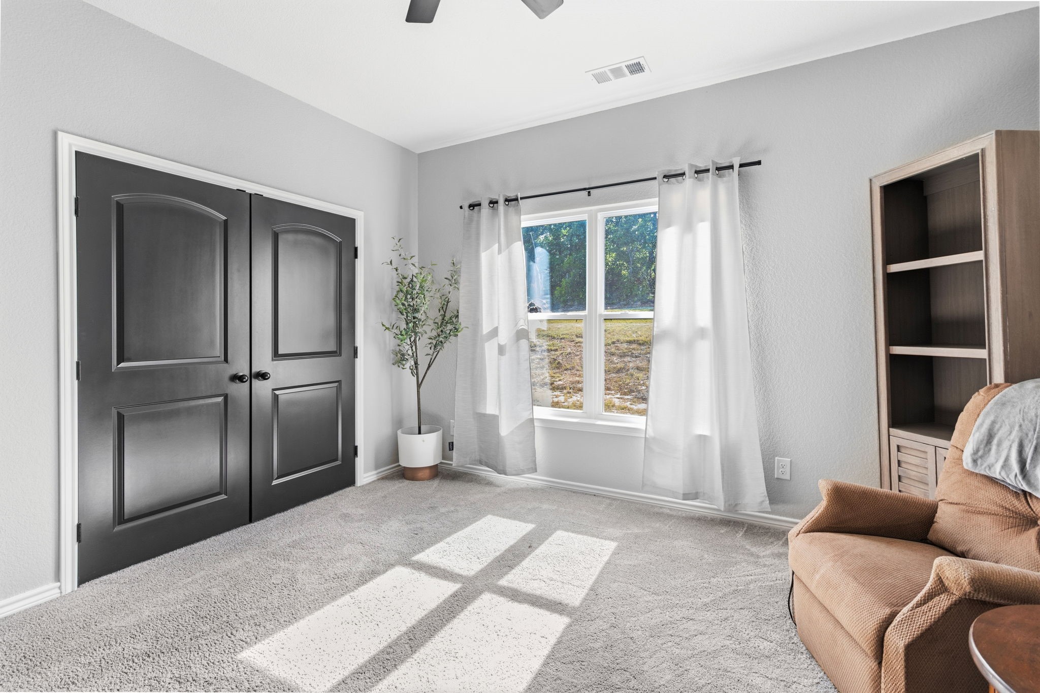 688 Sandstone Court Sunset TX 76270